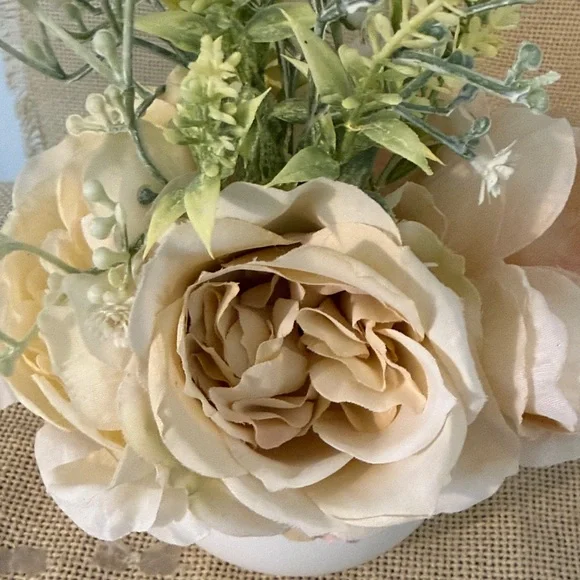 Honey Bee Black Metal Wire Plant Stand and Small Peony Silk Flower Vase - Picture 5 of 7